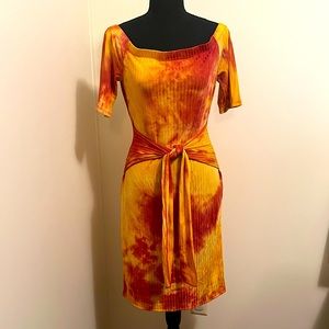 Super pretty dress with tie detail
